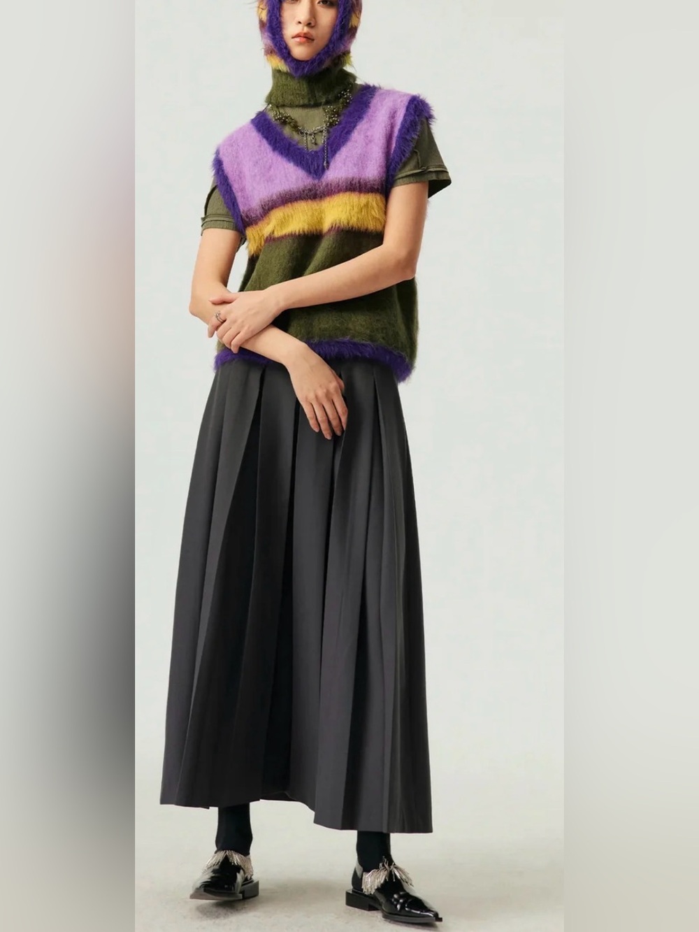 Women's Black Pleated Maxi Skirt - Sleek Everyday Elegance